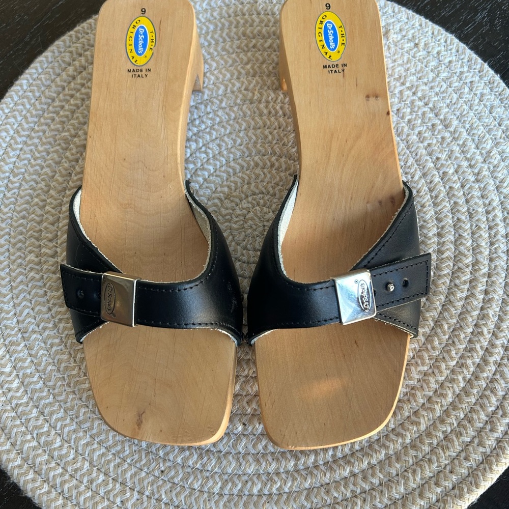 Dr. Scholl's Black Leather Mules with Natural Wood Sole - Picture 2 of 9